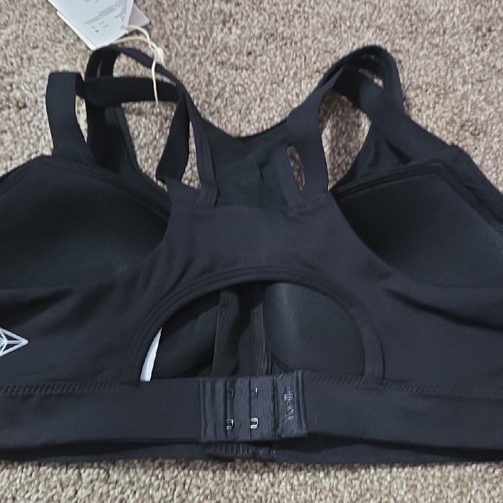 Yvette Front-Zip Black Sports Bra - Picture 3 of 6